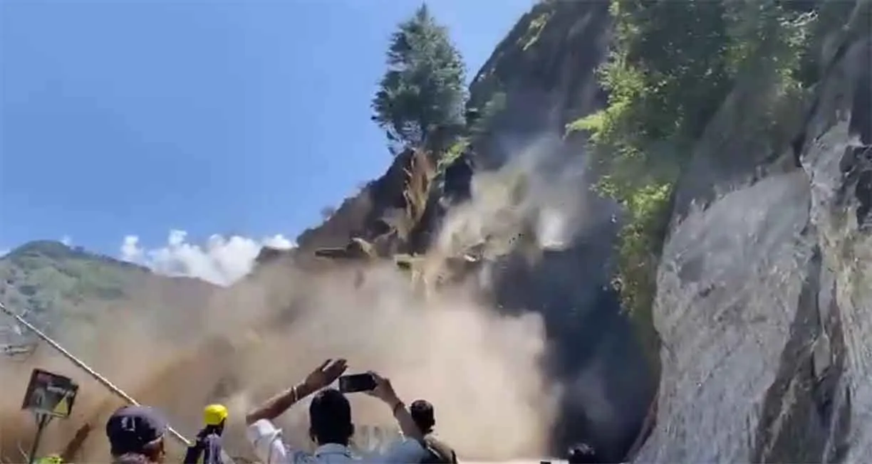 Mussoorie: हर दिन 2 से 3 फीट नीचे धंस रही धरती! दहशत में लोग