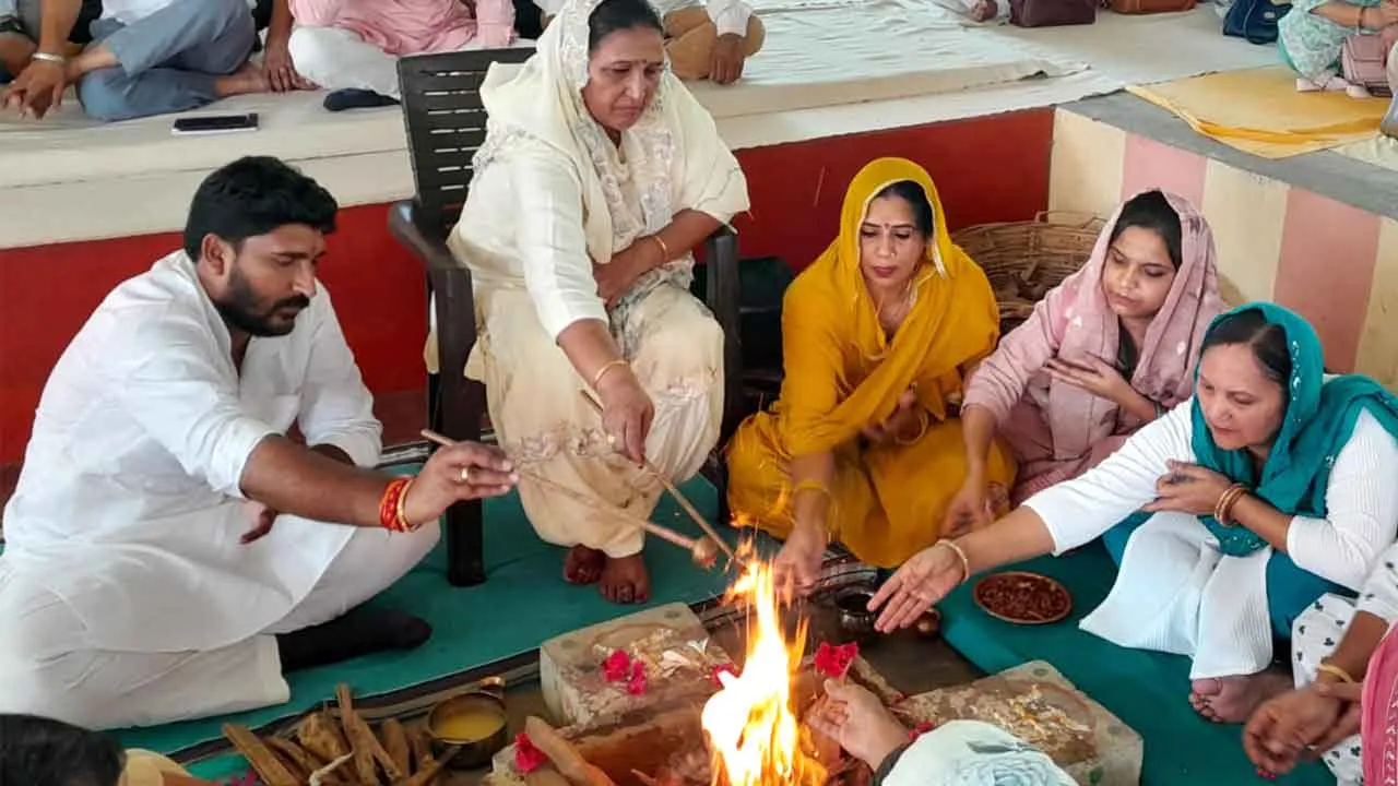 PM Modi Birthday: प्रधानमंत्री मोदी के 75वें जन्मदिवस पर अंतर्राष्ट्रीय यज्ञ दिवस के अवसर पर विशेष यज्ञ