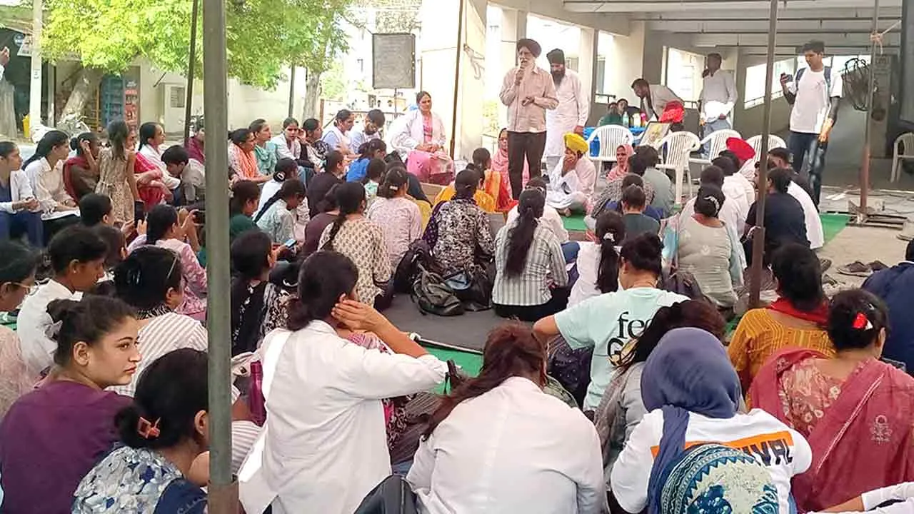 नर्सिंग स्टाफ को चेतावनी, 3 अक्तूबर तक ड्यूटी पर लौटें, नहीं तो होगी सख्त कार्रवाई