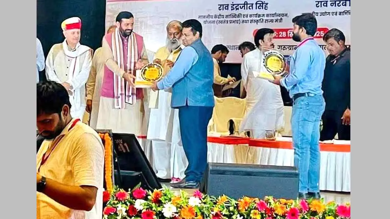 समाजसेवी उद्योगपति प्रदीप सैनी को मुख्यमंत्री नायब सिंह सैनी ने श्रमिक सम्मान दिवस पर किया सम्मानित