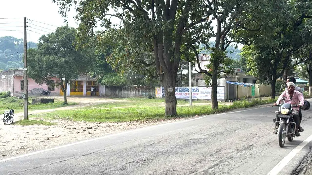 शराब ठेकेदार को मोटा मुनाफा देंने के चक्कर में आबकारी विभाग भूला अपनी ही पॉलिसियां