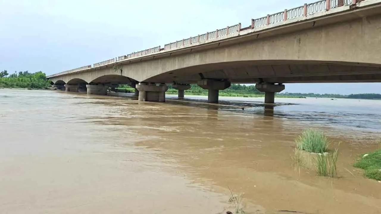 कैराना में चेतावनी बिंदु से नीचे आई यमुना नदी, राहत