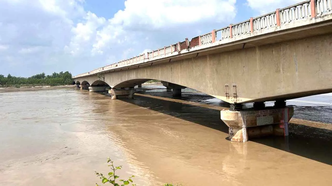 यमुना में छोड़ा 42,793 क्यूसेक पानी, जलस्तर में 09 सेंटीमीटर की गिरावट