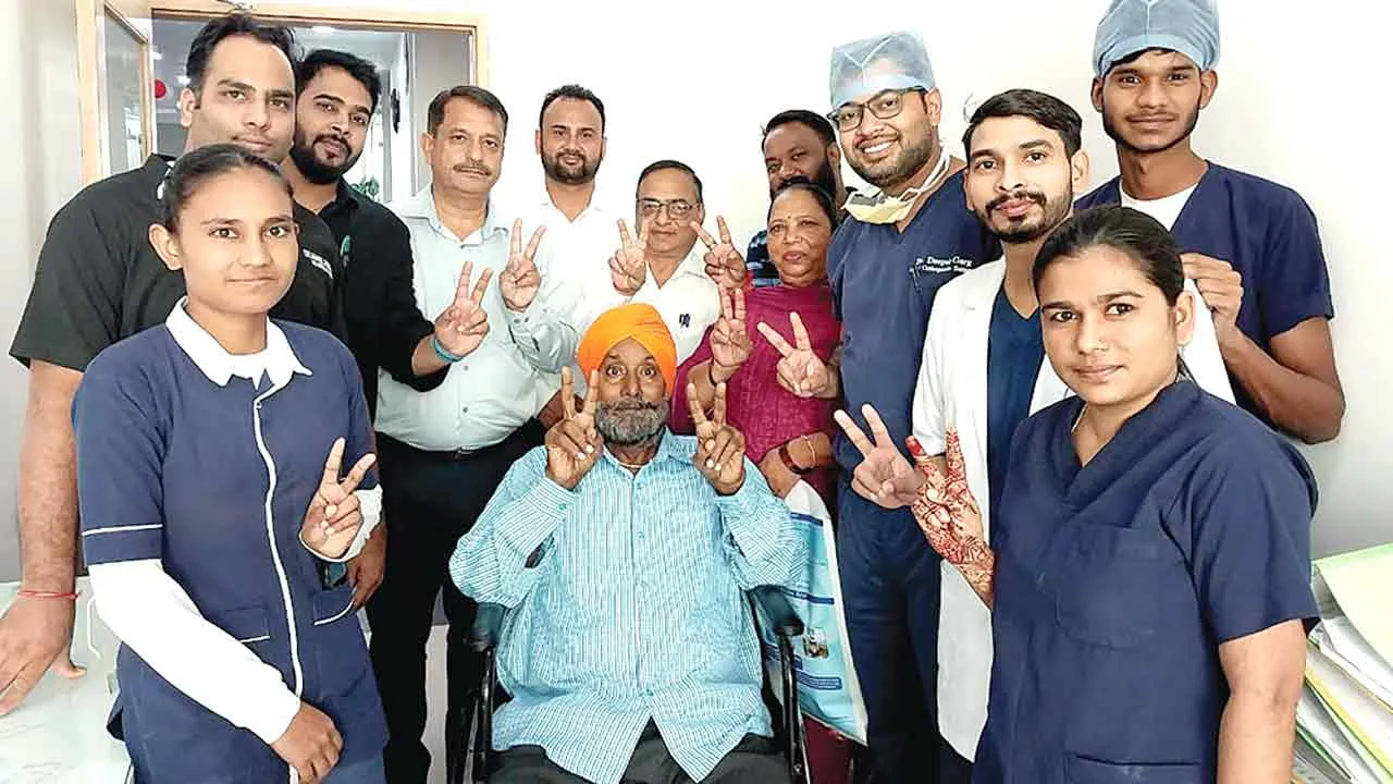 Ayushman Bharat: आयुष्मान भारत के तहत बोन कैंसर मरीज की मुस्कान लौटी