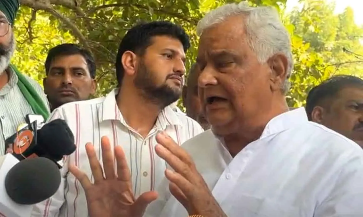 Sri Ganganagar: इंतजार करता रहा किसान पर क्लेम के 122 करोड़ दबा गई फसल बीमा कंपनी