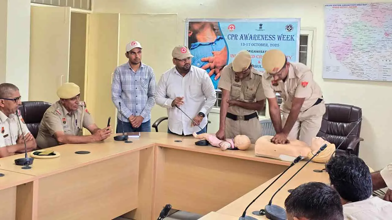 पीसीआर डायल-112 व पुलिसकर्मियों को दिया गया बेसिक फर्स्ट एड सीपीआर का प्रशिक्षण
