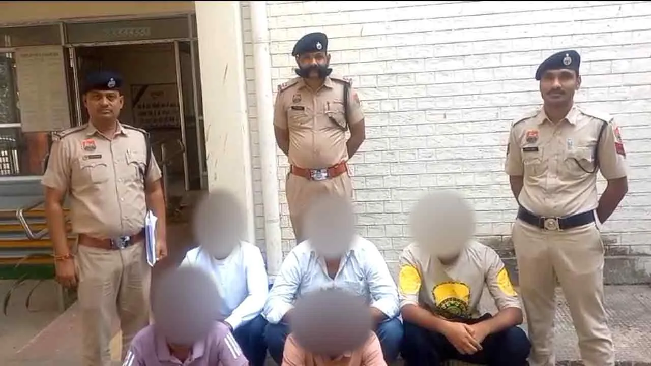 मारपीट कर धमकी देकर हवाई फायर करने के मामले में पांच आरोपी गिरफ्तार