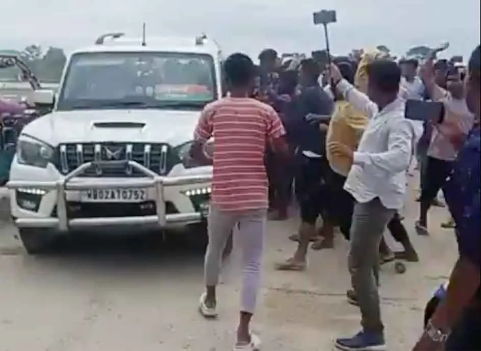 BJP attack in Jalpaiguri: पश्चिम बंगाल में भाजपा नेताओं पर हमला, मचा हड़कंप