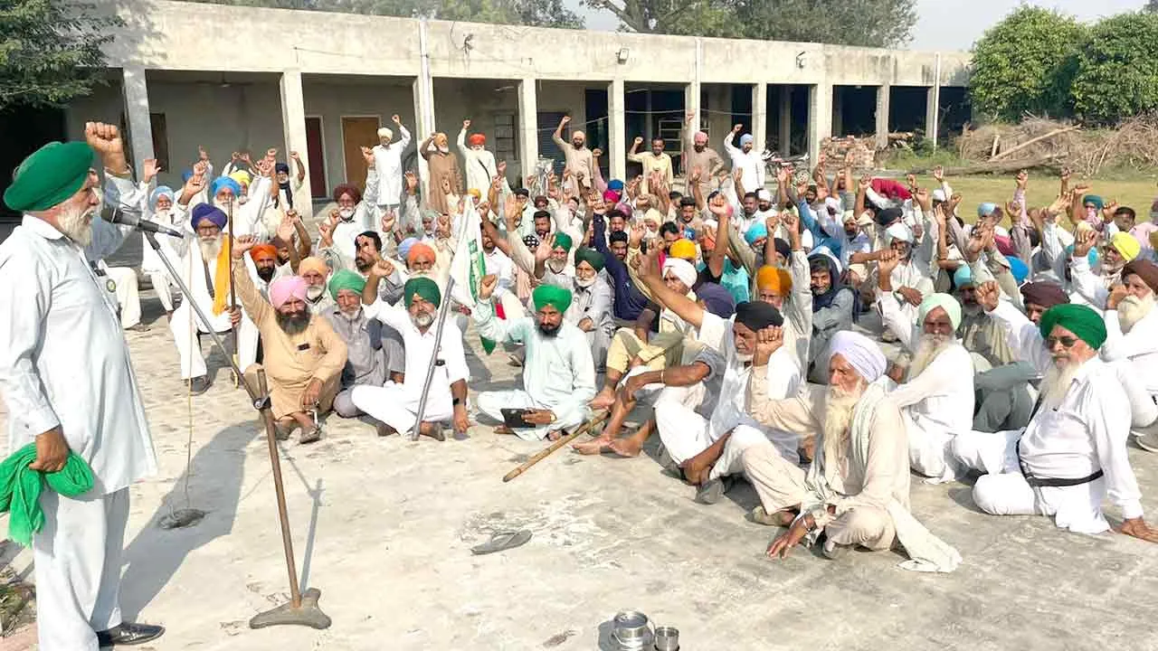 पराली प्रबंधन पर किसानों ने खोला सरकार के खिलाफ मोर्चा