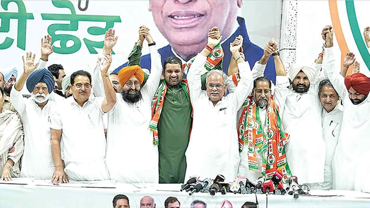 पंजाब के पूर्व कैबिनेट मंत्री अनिल जोशी कांग्रेस में शामिल