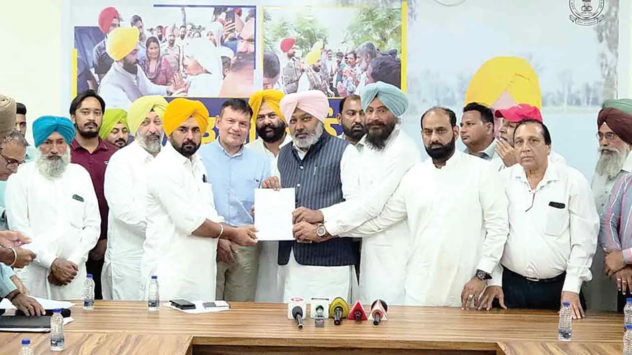 केंद्र 1600 करोड़ रुपये की घोषित सहायता जल्द जारी करे: हरपाल चीमा