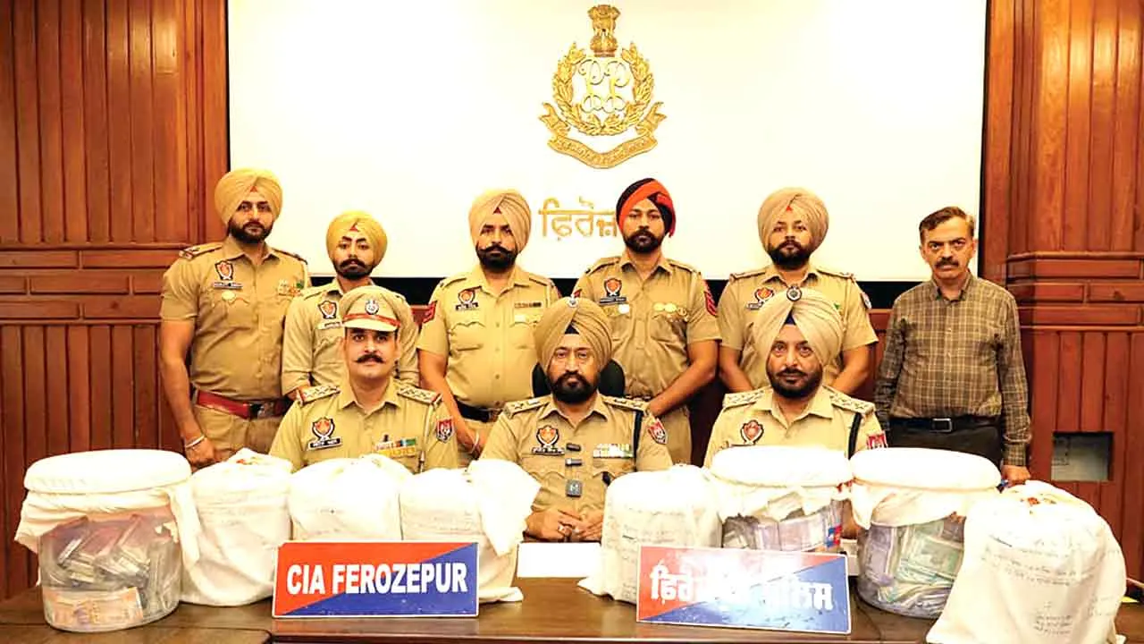 5 किलो हेरोईन व 29.16 लाख की ड्रग मनी सहित दो आरोपी गिरफ्तार