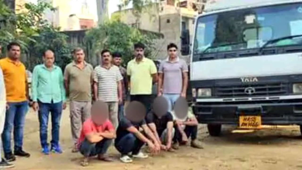 मुंबई से बेंगलुरू जा रहा अमेजन कंपनी के माल से भरा कंटेनर लूटा, नूंह से आरोपी गिरफ्तार