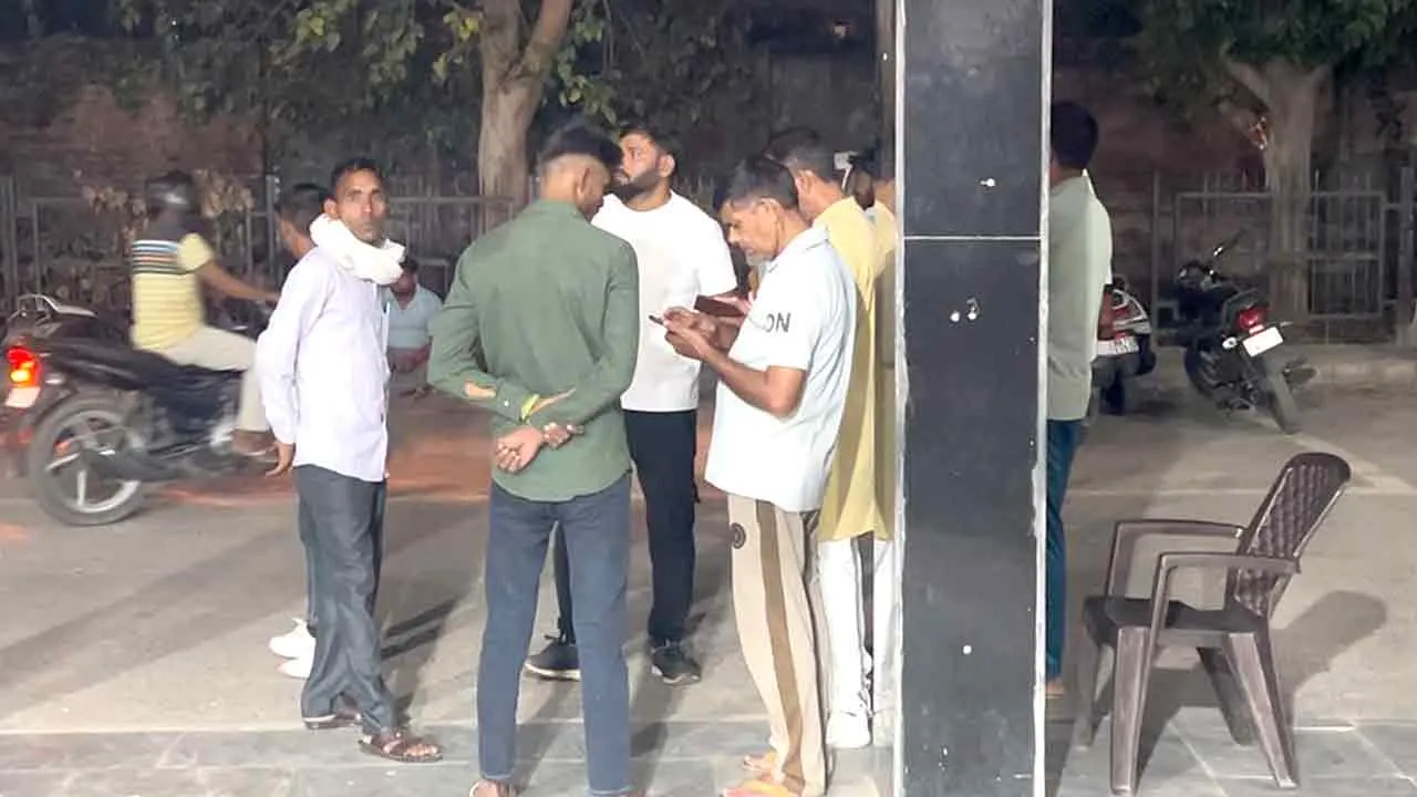 Road Accident: धनतेरस के दिन हांसी में बड़ा हादसा, कुएं की सफाई के दौरान दो युवकों की मौत