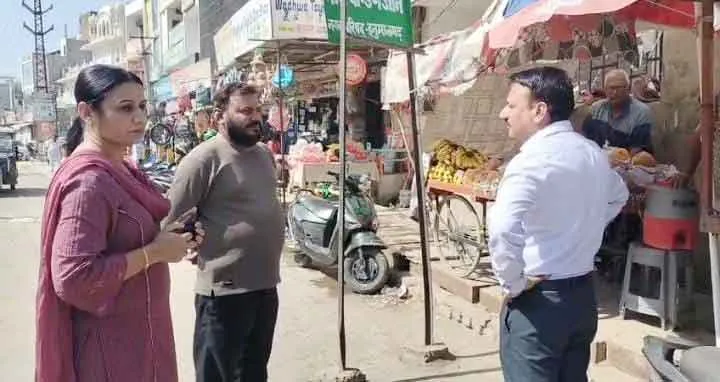 आयुक्त ने किया जंक्शन बाजार का निरीक्षण