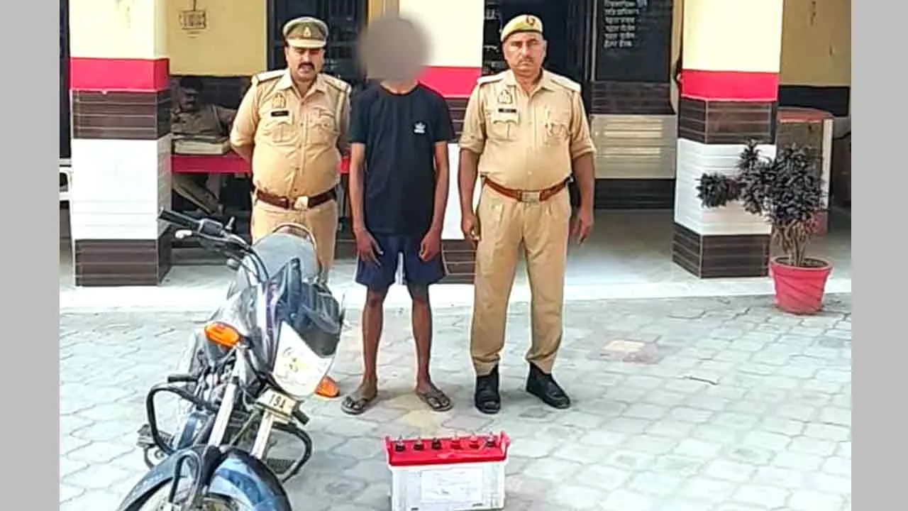 चोरी हुई बाइक व बैट्रा बरामद, आरोपी गिरफ्तार