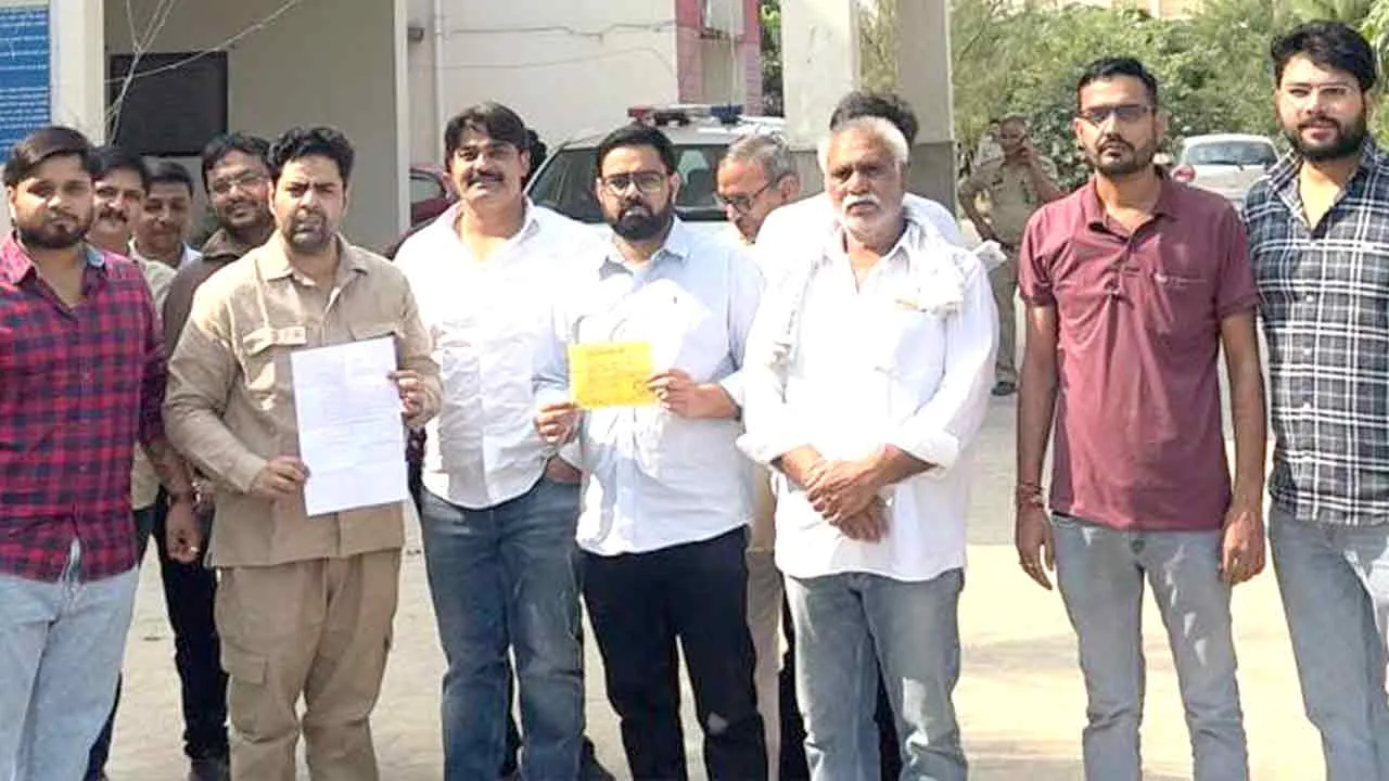 रंगदारी प्रकरण की जांच किसी और थाना पुलिस से कराने की मांग