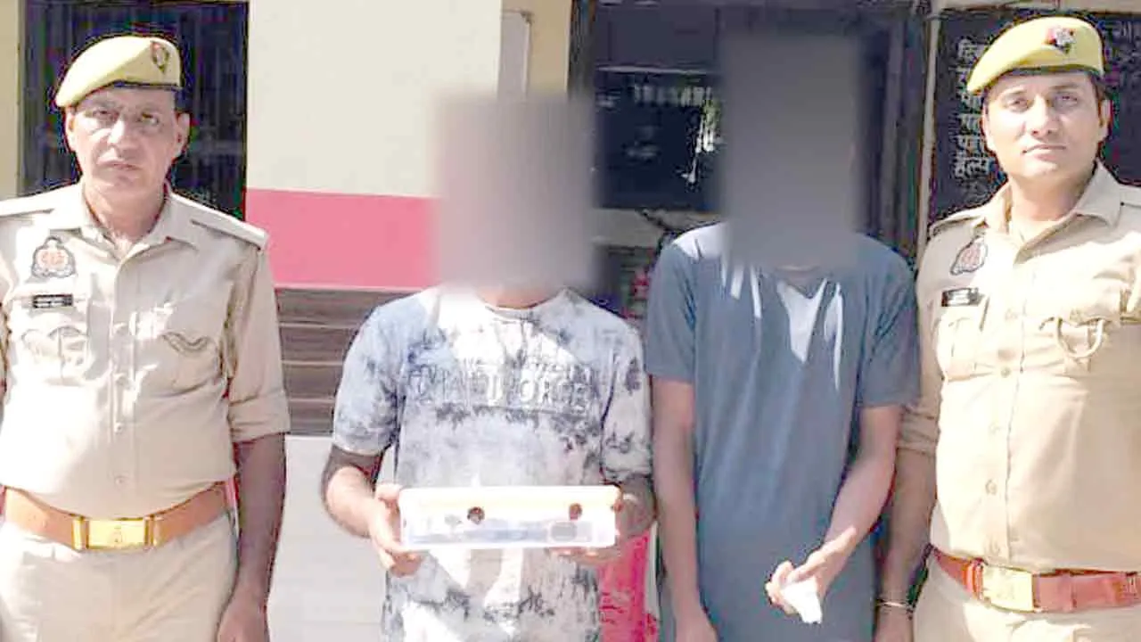 हरियाणा के दो युवक गिरफ्तार, तमंचा व चाकू बरामद