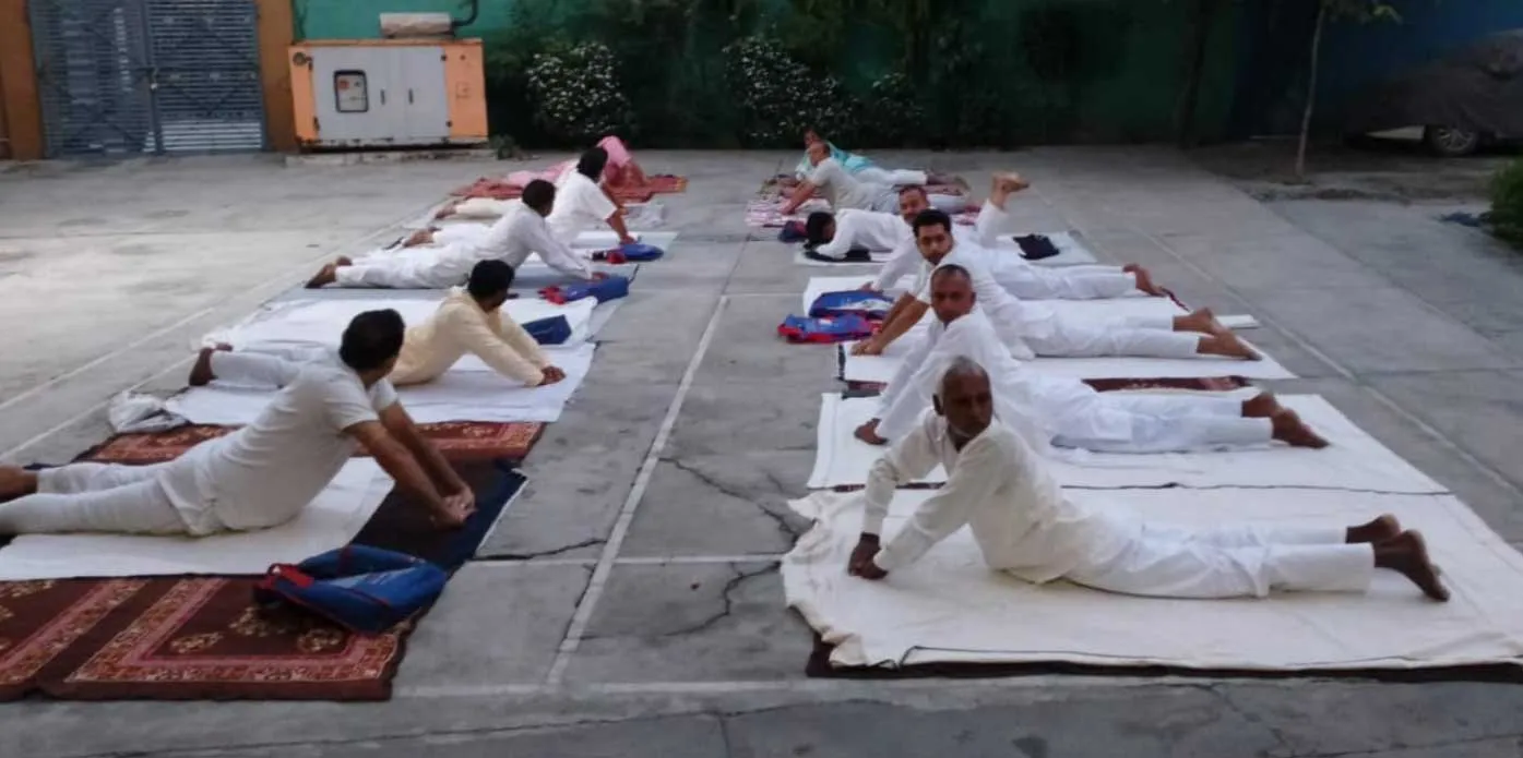 योग क्रियाएं कर मनाया भारतीय योग संस्थान का 59वां दिवस