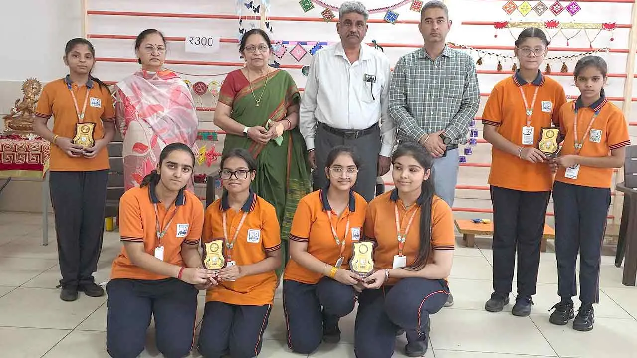 आर्बर ग्रोव स्कूल में दिवाली फेस्ट कार्यक्रम आयोजित