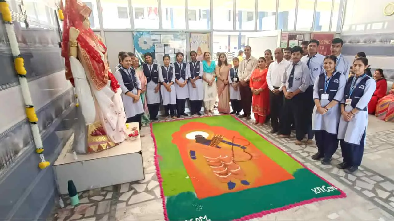 दिवाली के उपलक्ष्य में स्कूल में हुआ विभिन्न प्रतियोगिताओं का आयोजन
