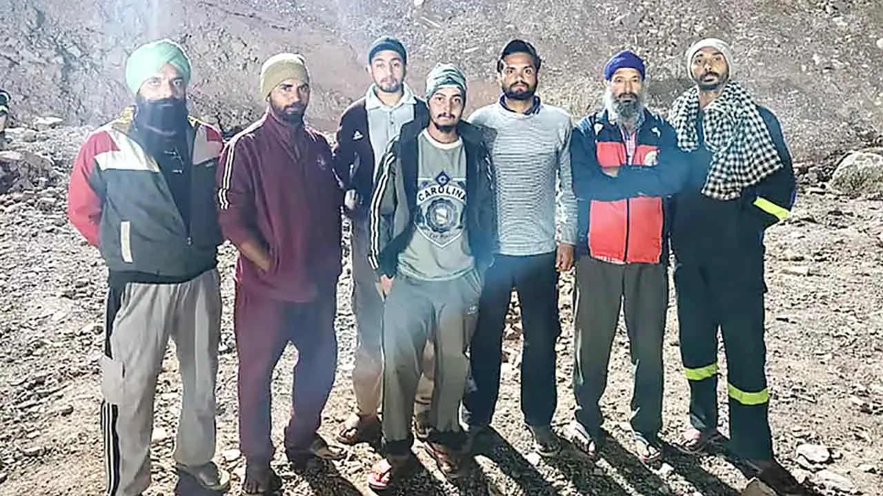 तजाकिस्तान में फंसे रूपनगर के सात युवक 27 अक्तूबर को लौटेंगे ‘वतन’