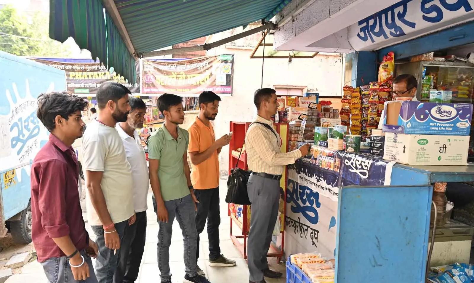 Rajasthan: “सरस मिठाइयों की रिकॉर्डतोड़ बिक्री दीपावली पूर्व ही 135 टन मिठाइयां बिकी