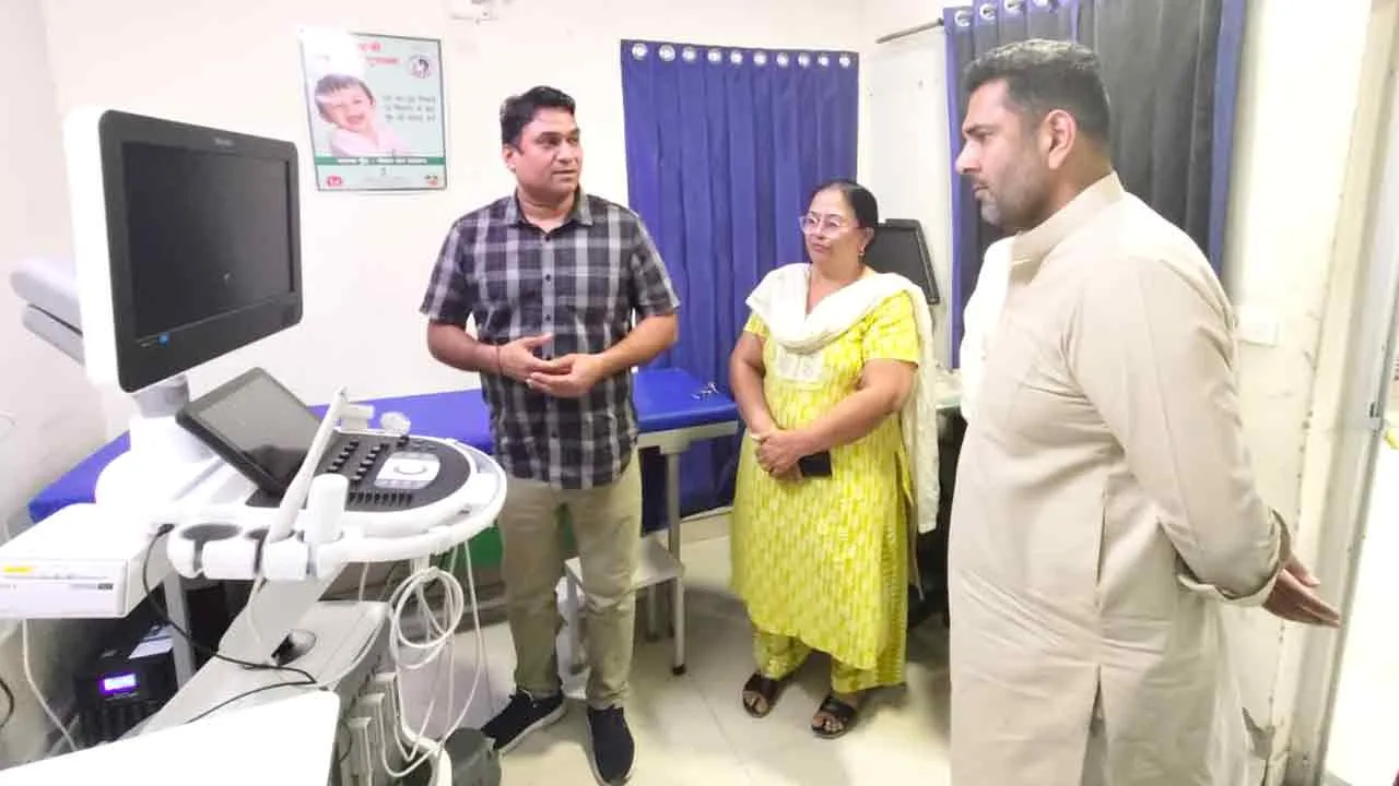 सोनीपत जिले के सामान्य अस्पताल में विधायक निखिल मदान ने अल्ट्रासाउंड मशीन का लोकार्पण किया