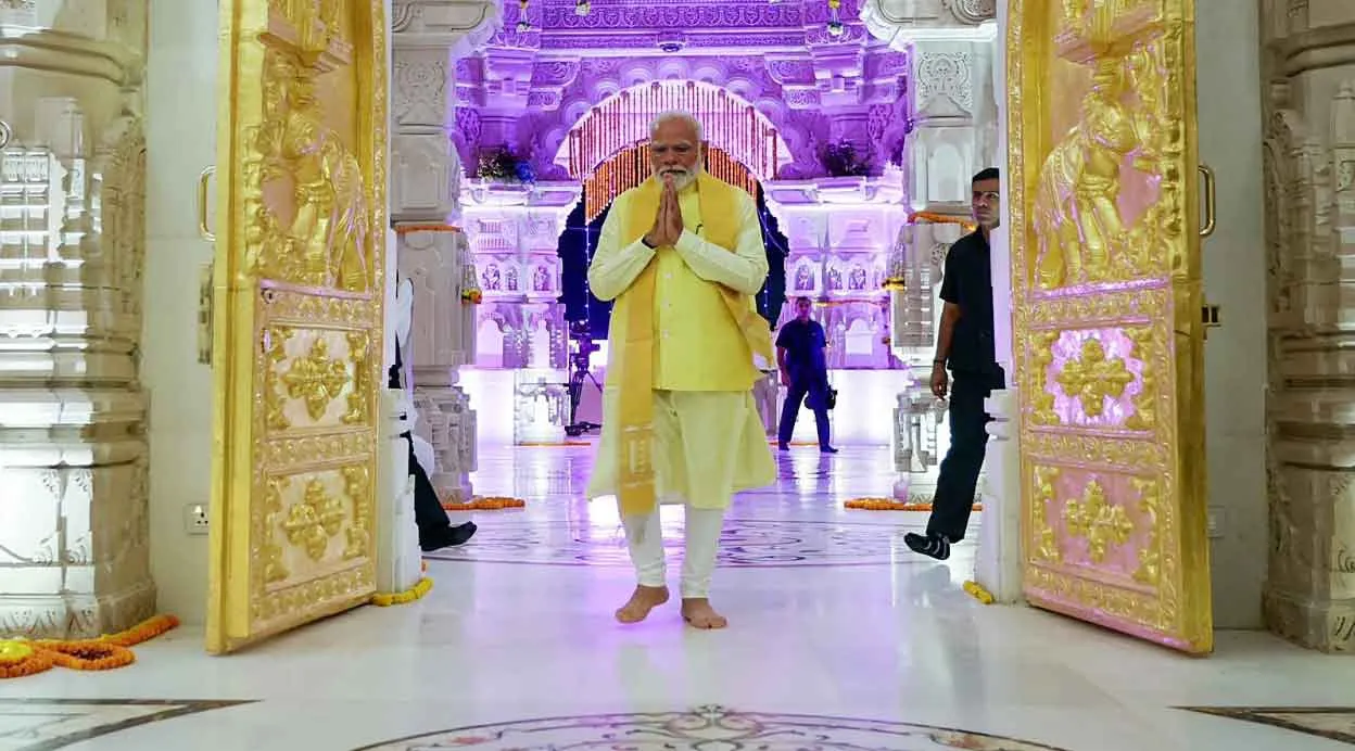 PM Modi Ayodhya Visit: प्रधानमंत्री मोदी पहुंचे श्री राम जन्मभूमि मंदिर अयोध्या, ‘ध्वजारोहण’ समारोह में लेंगे हिस्सा