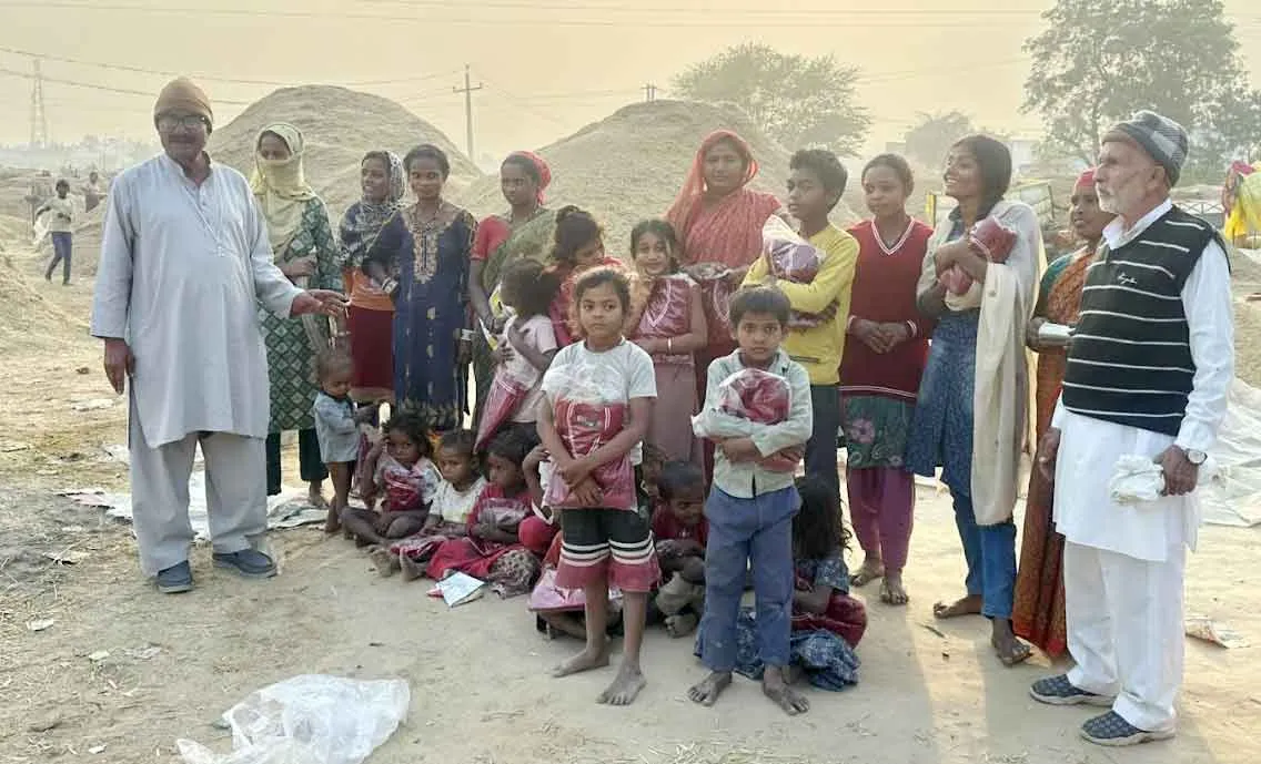 Welfare Work: सर्दी से न ठिठुरे कोई बच्चा, भजन लाल इन्सां ने ली ठिठुरते जरूरतमंदों बच्चों की सुध