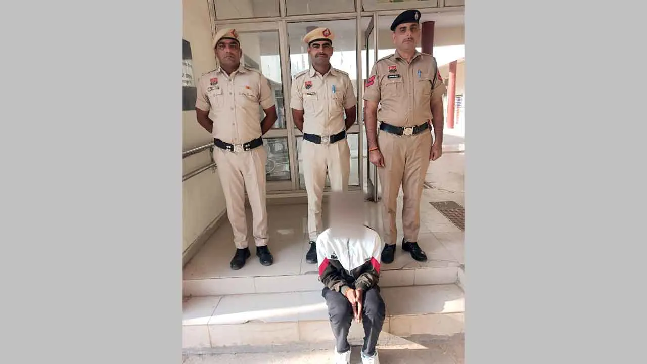 गिफ्ट गैलरी से नोटों के पैकेट चोरी करने के मामले में एक गिरफ्तार