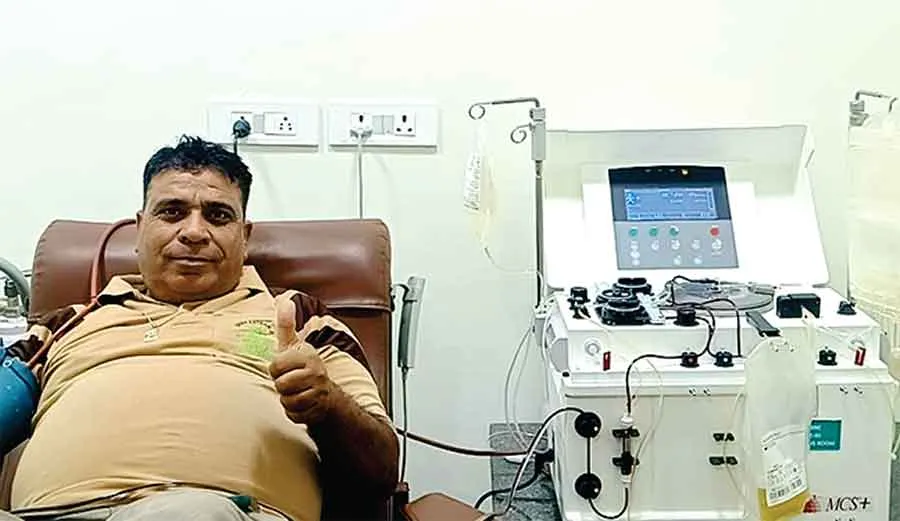 Hisar: देर रात जरूरतमंद मरीज को हिसार के डेरा श्रद्धालु ने किए प्लेटलेट्स दान