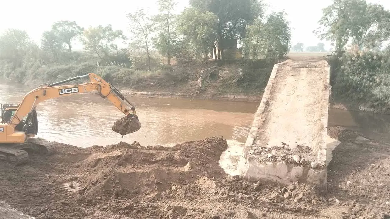 घग्गर में बाढ़ के दौरान अड़चन पैदा करने वाले कासिमपुर पुल हटाने का कार्य तेज