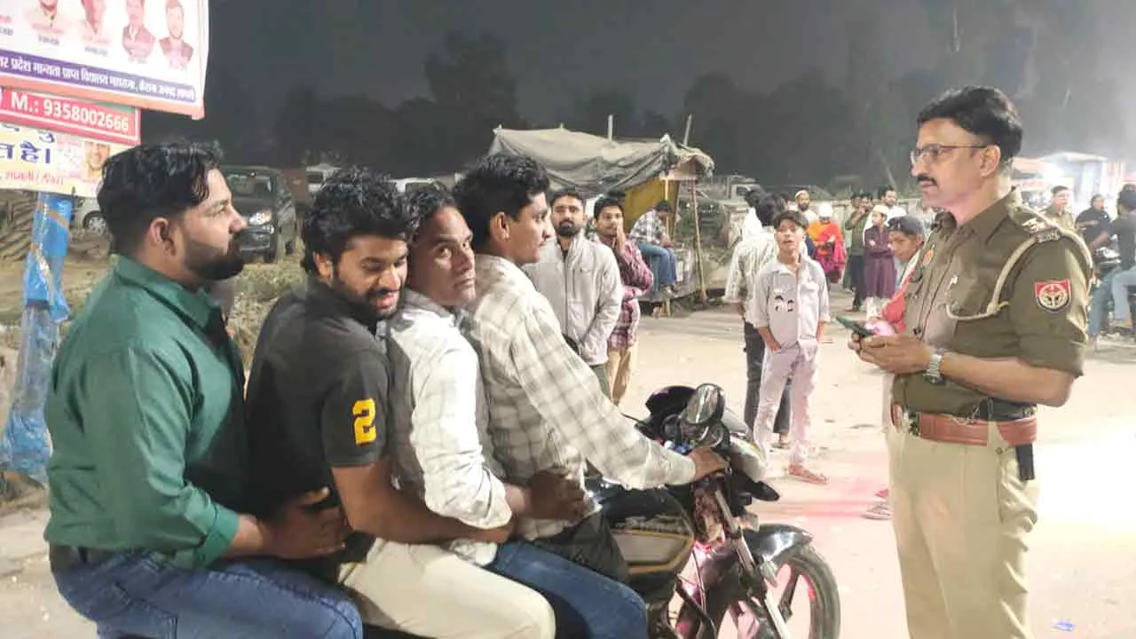 Traffic Challan: दभेड़ी खुर्द चौकी प्रभारी ने 25 वाहनों के किये चालान, एक बाइक की सीज