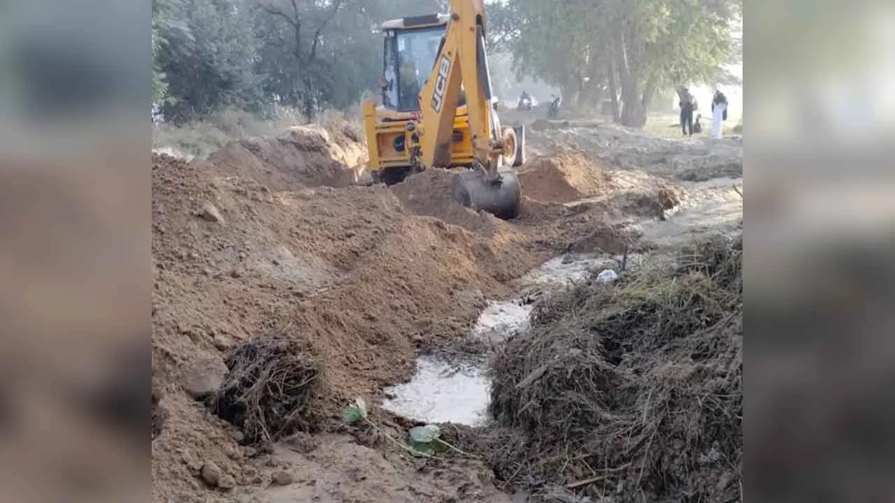 10 दिन बाद फिर टूटी खेड़ी माइनर नहर, किसानों की 8 एकड़ से ज्यादा फसल हुई जलमग्न