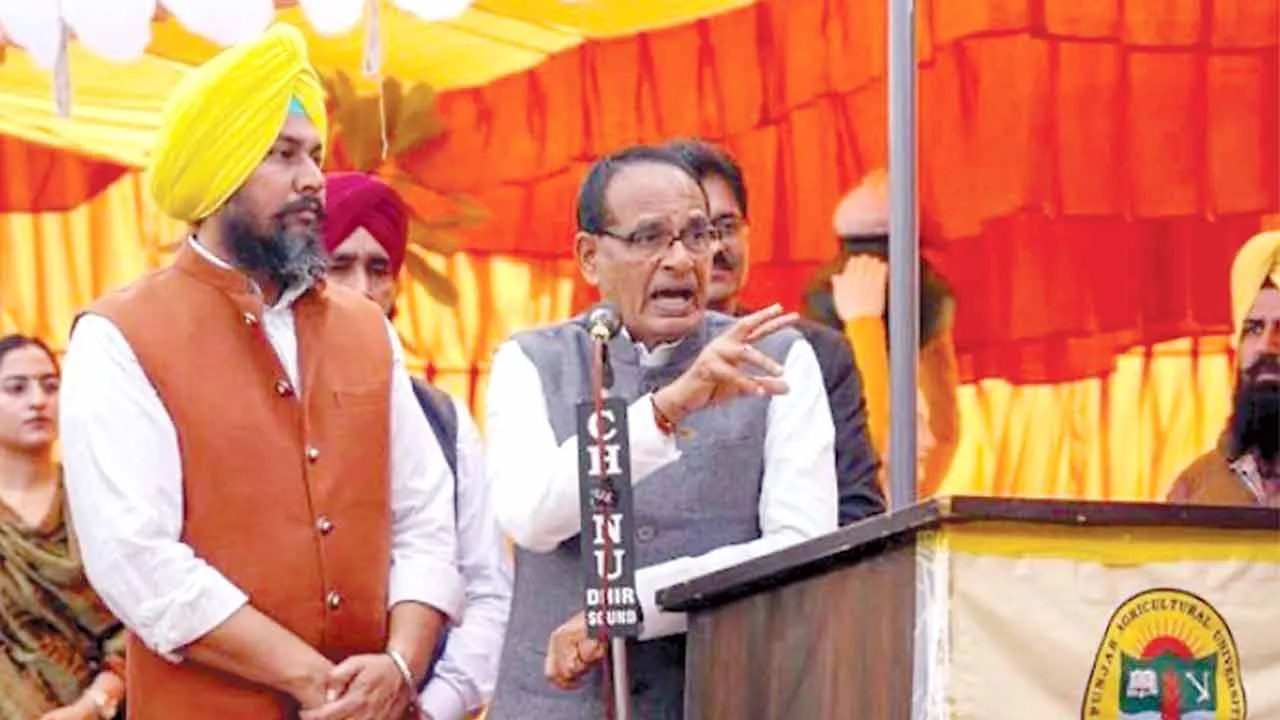 केंद्रीय कृषि मंत्री ने किया पंजाब के रणसिंह कलां गांव का दौरा