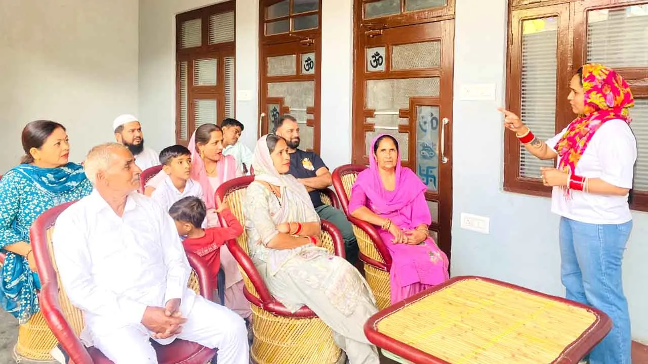 पढ़ो लिखो बढ़ो चैरिटेबल ट्रस्ट द्वारा उत्तराखंड दिवस के अवसर पर ग्राम मांडेवाला में भव्य जागरूकता एवं सांस्कृतिक कार्यक्रम आयोजित 