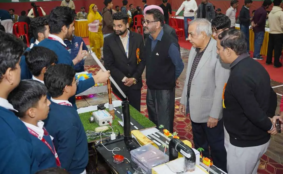 शाह सतनाम जी बॉयज स्कूल में अभिभावक-अध्यापक बैठक व मेगा एग्जीबिशन का भव्य आयोजन
