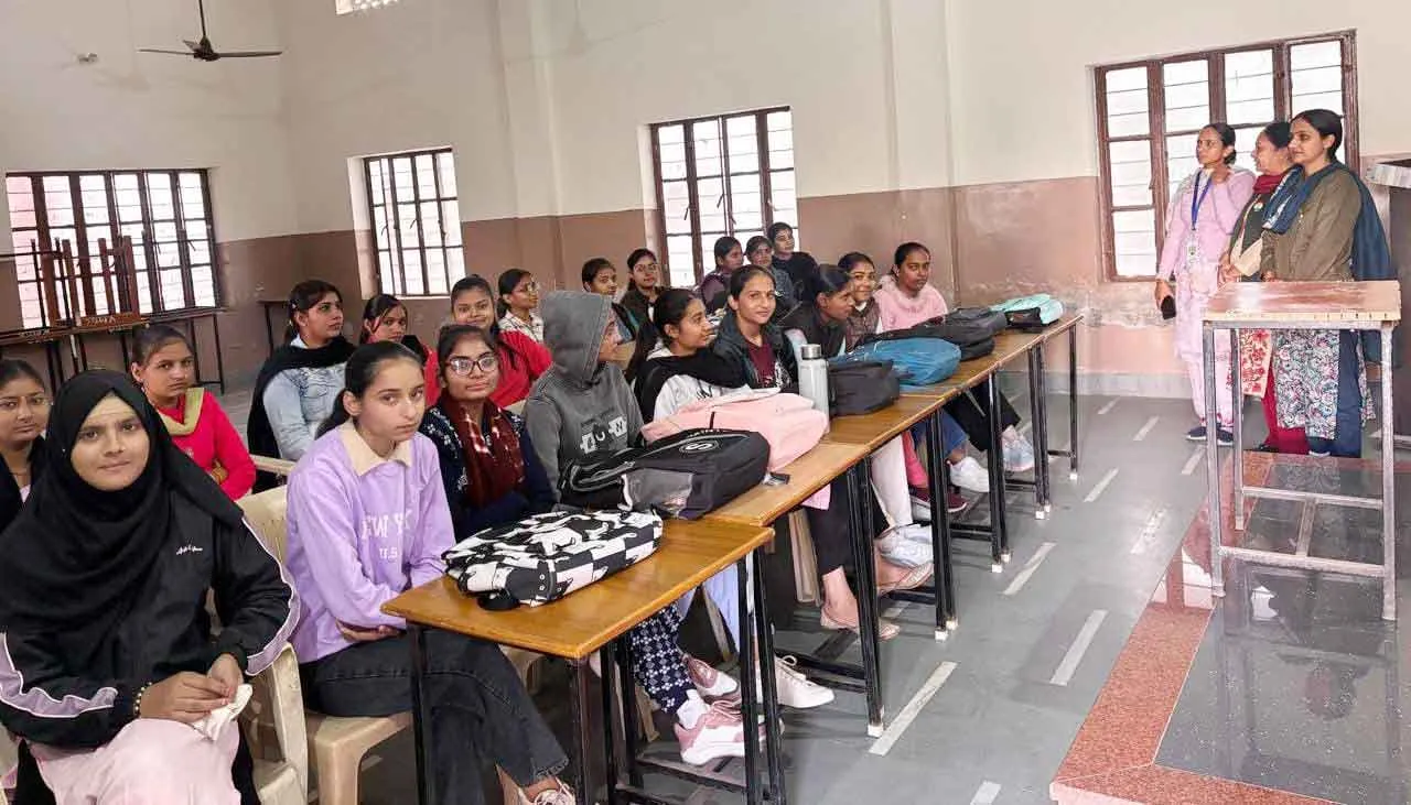 ‘जागरूक नागरिक बनकर संविधान के प्रति सम्मान-कर्तव्यनिष्ठा का करें पालन’