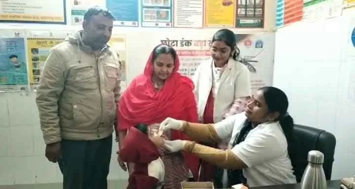 बच्चों को पिलाई विटामिन ‘ए’ की खुराक, विटामिन ए कार्यक्रम का 49वां चरण शुरू
