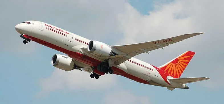 Air India: मुंबई जा रही फ्लाइट अचानक दिल्ली हवाई अड्डे पर उतरी, ये बड़ी वजह आई सामने