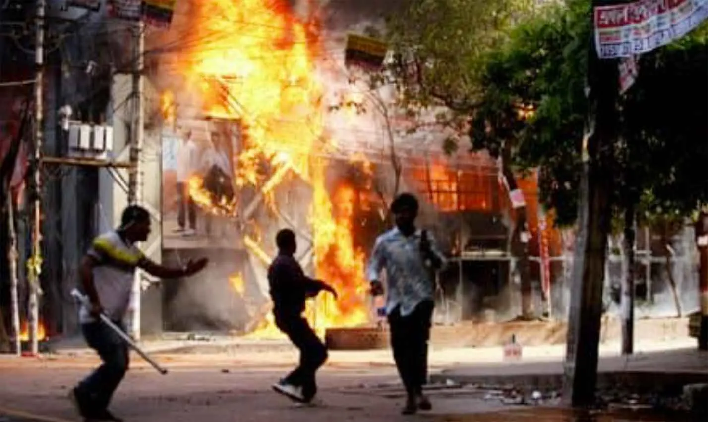 Bangladesh Tensions: बांग्लादेश में हिंसा जारी, भारतीय वीज़ा सेंटर अगले आदेश तक बंद