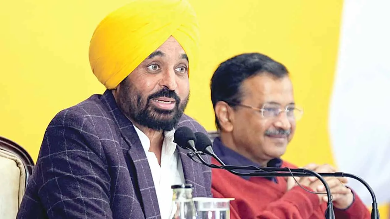 Bhagwant Mann: पंजाब के मुख्यमंत्री भगवंत मान ने मोहाली में चुनावी जीत के बाद की प्रेस कॉन्फ्रेंस