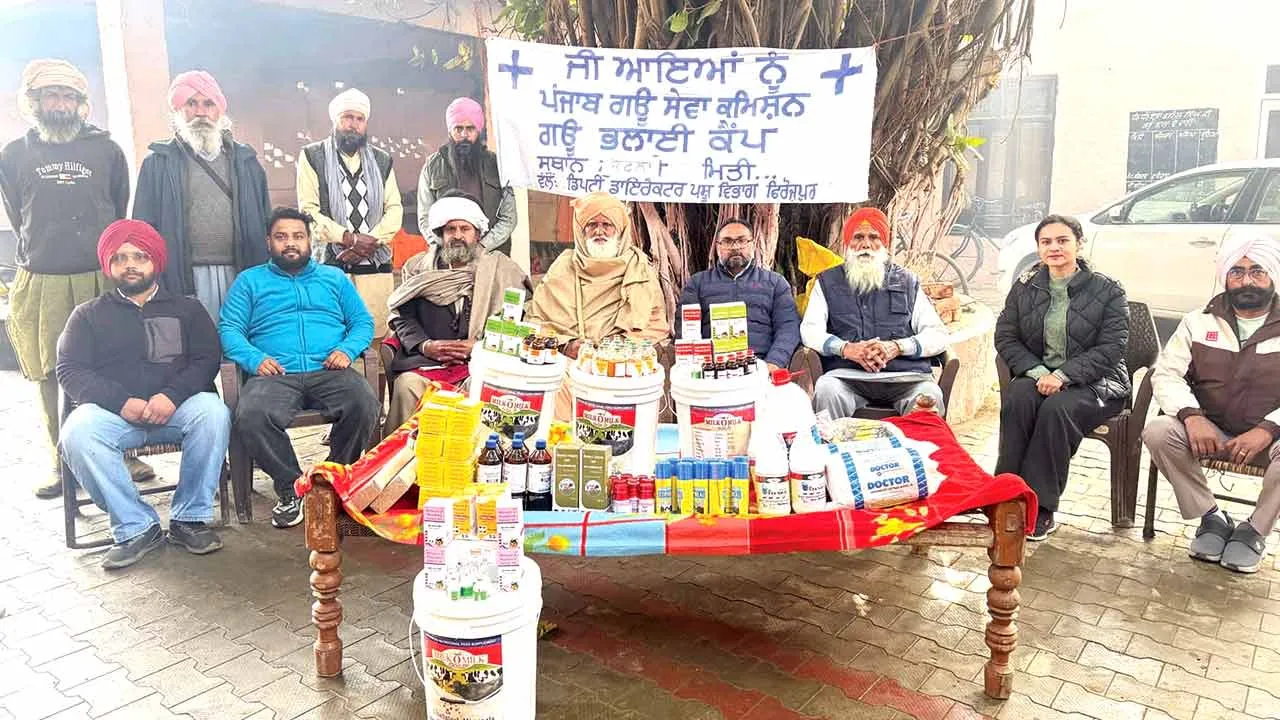 गौशाला को 700 पशुओं के पेट के कीड़ों की मुफ्त दवा वितरित