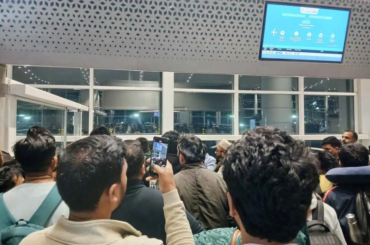 Flights Delayed: माइक्रोसॉफ्ट विंडोज़ सर्विस बाधित! इंडिगो, स्पाइसजेट और एयर इंडिया की बेंगलुरु से 42 फ्लाइट रद्द