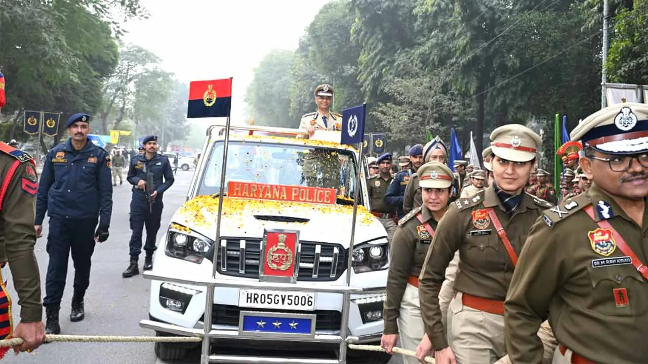 डीजीपी ओपी सिंह को गरिमामय विदाई, मधुबन अकादमी में सम्मान परेड