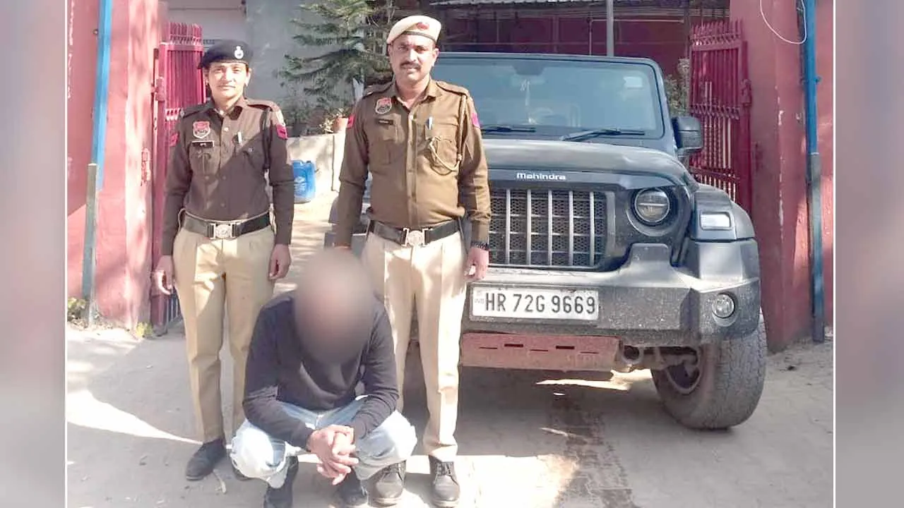 लापरवाही से थार चालक ने कार में मारी टक्कर, गिरफ्तार