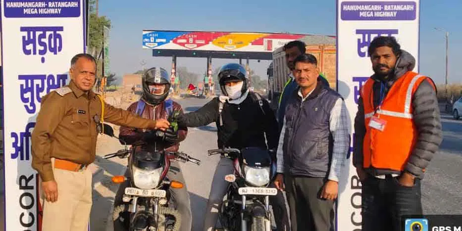 यातायात नियम तोड़ने वाले वाहन चालकों से की समझाइश