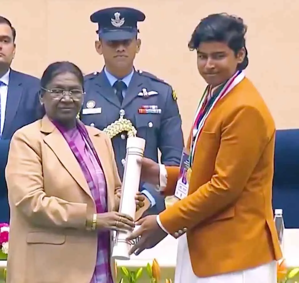 PM Rashtriya Bal Puraskar: वैभव सूर्यवंशी को राष्ट्रपति द्रौपदी मुर्मू ने प्रधानमंत्री राष्ट्रीय बाल पुरस्कार से किया सम्मानित