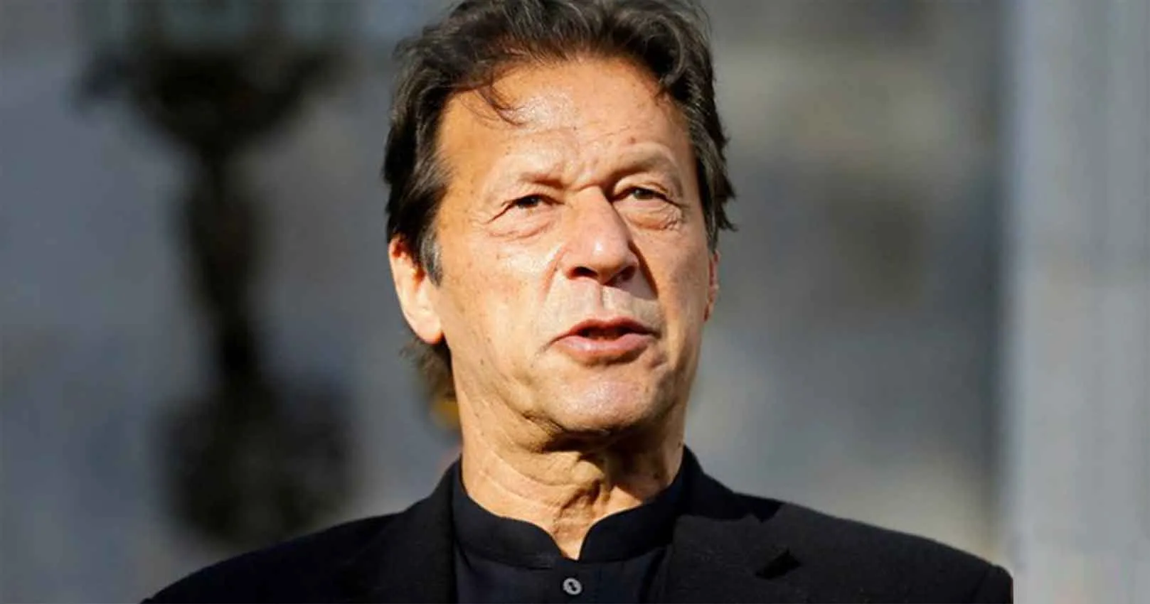 Pakistan: पाकिस्तान में सियासी तनाव बढ़ा, पुलिस ने इमरान खान की बहन पर बरसाए वाटर कैनन